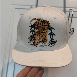 Carbon White Hat with Tiger Embroidery